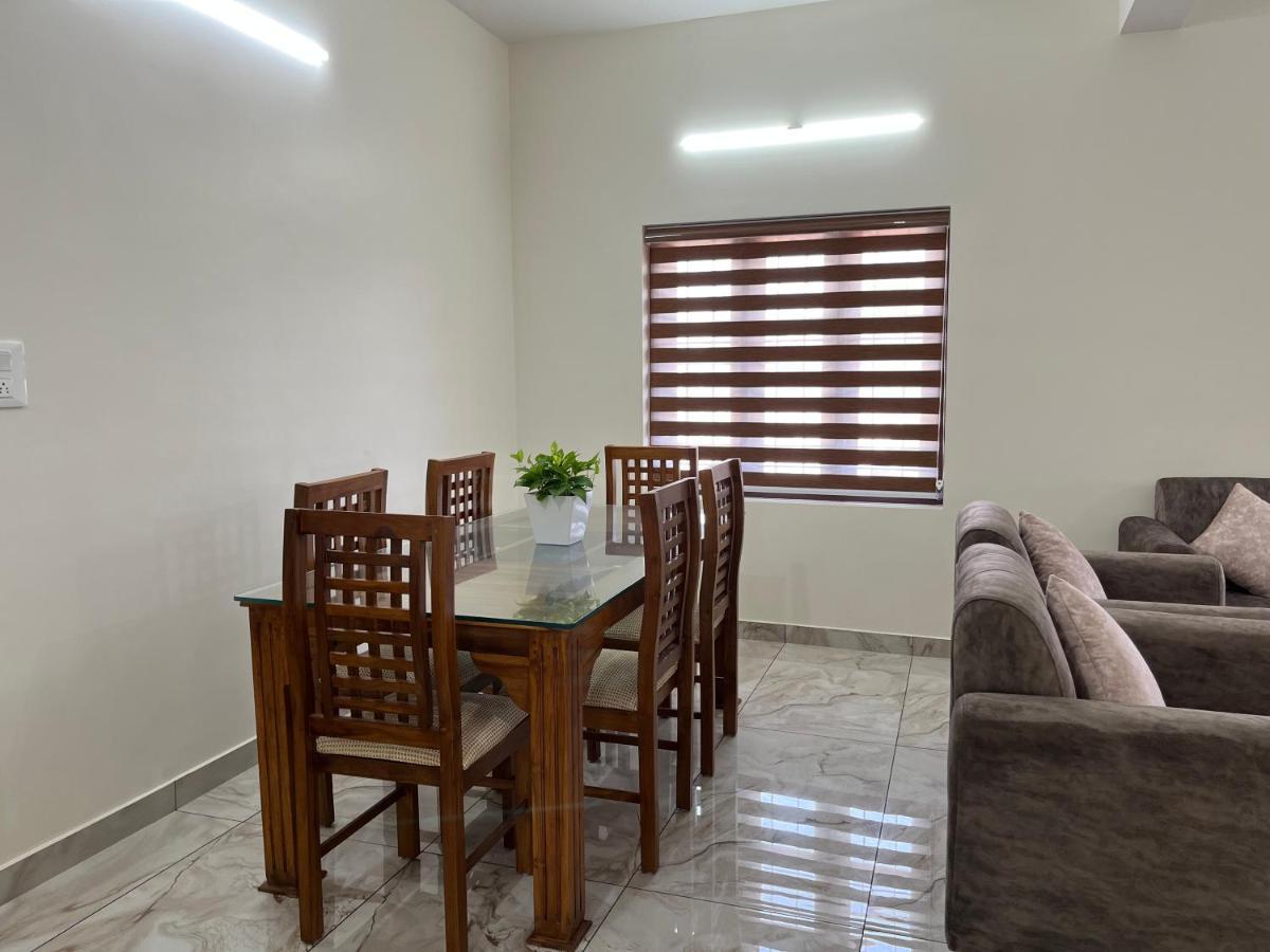 Solomon Apartments,Alappuzha Beach. Exterior photo