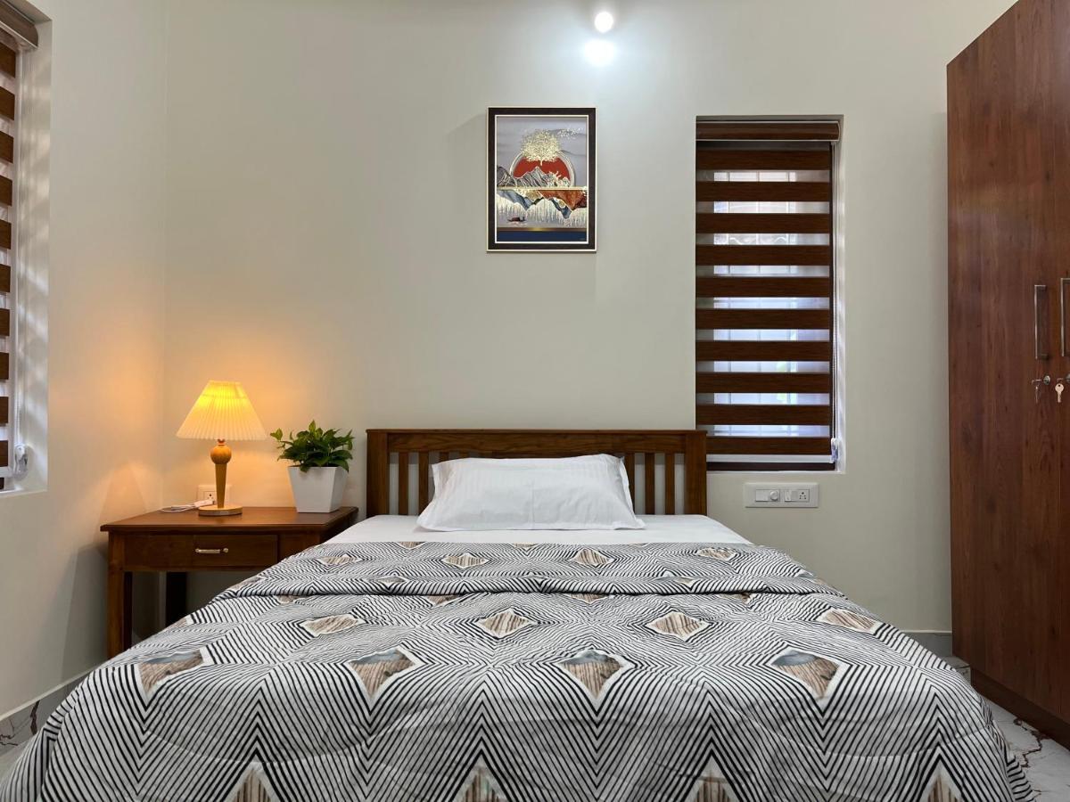 Solomon Apartments,Alappuzha Beach. Exterior photo